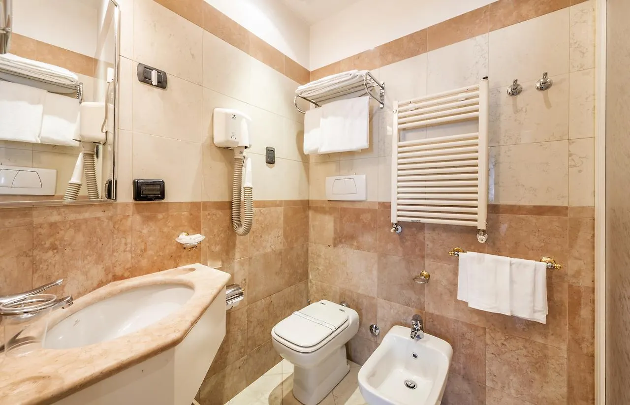Hotel Ascot Milan 4*,
