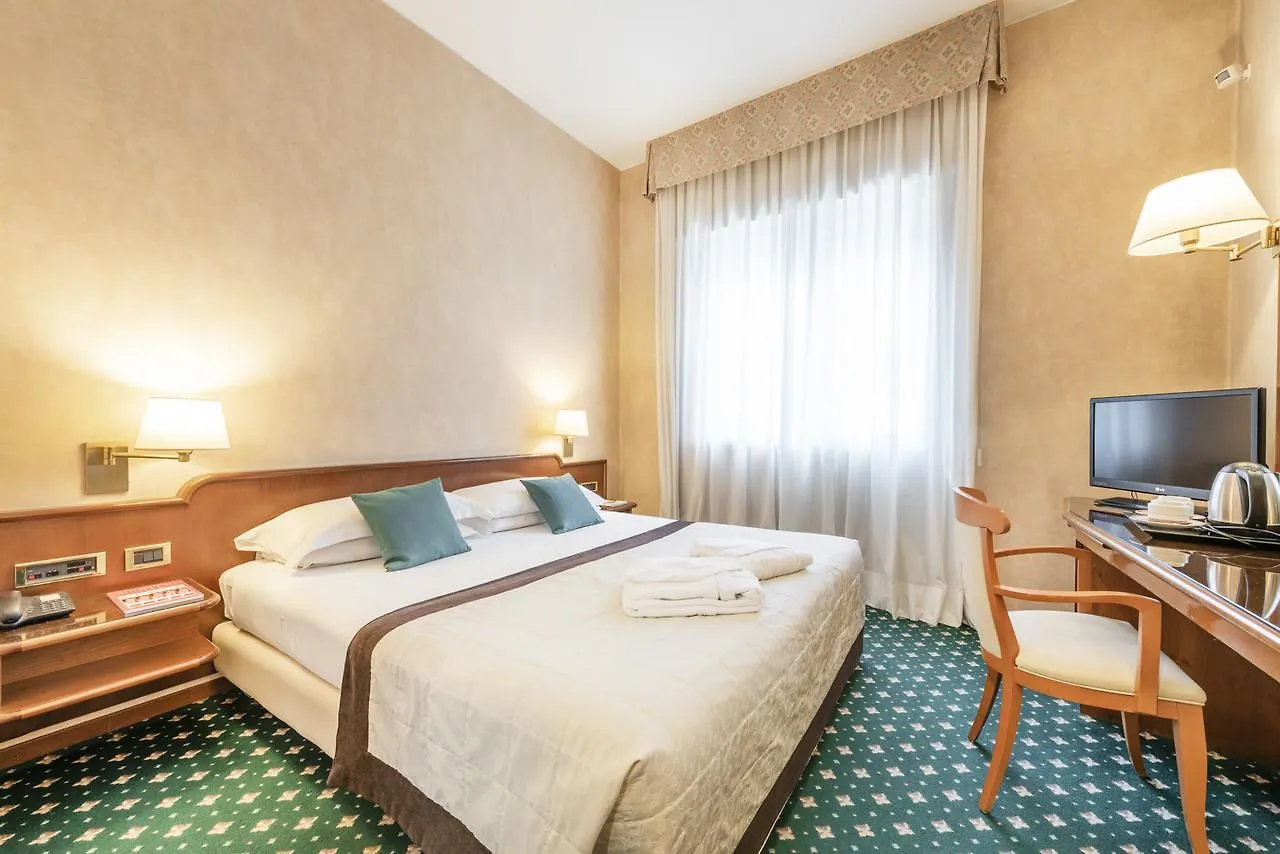 Hotel Ascot Milánó 4*,