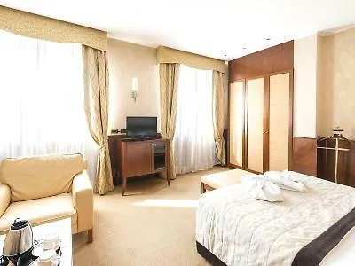 Hotel Ascot Milánó 4*,  Olaszország
